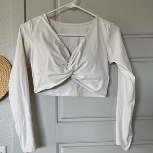 Workout long sleeve twist front